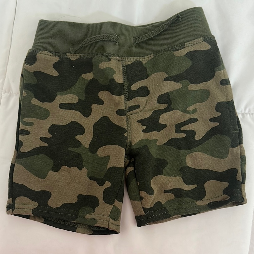 Kids Camouflage and Black Shorts Set - Picture 4 of 6